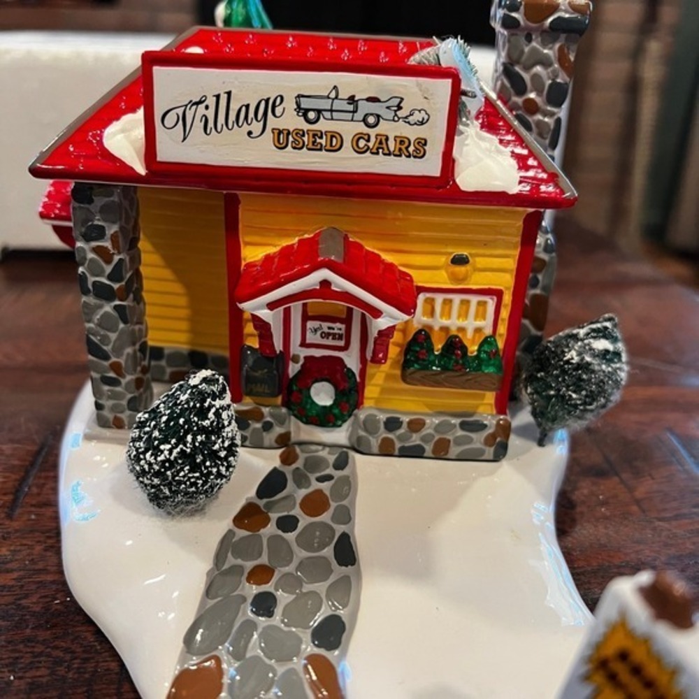 Dept 56 Snow Village Used Car Lot Building ONLY - Missing Cars & Pole
